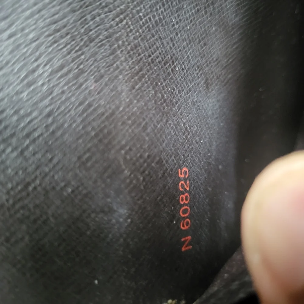 LOUIS VUITTON Portefeuille Sarah Damier Monogram